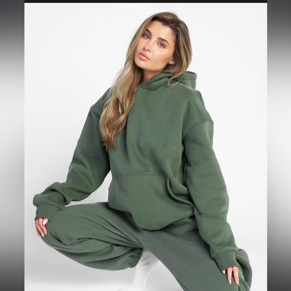 comfrt green standard hoodie
never worn
size s - Picture 2 of 8